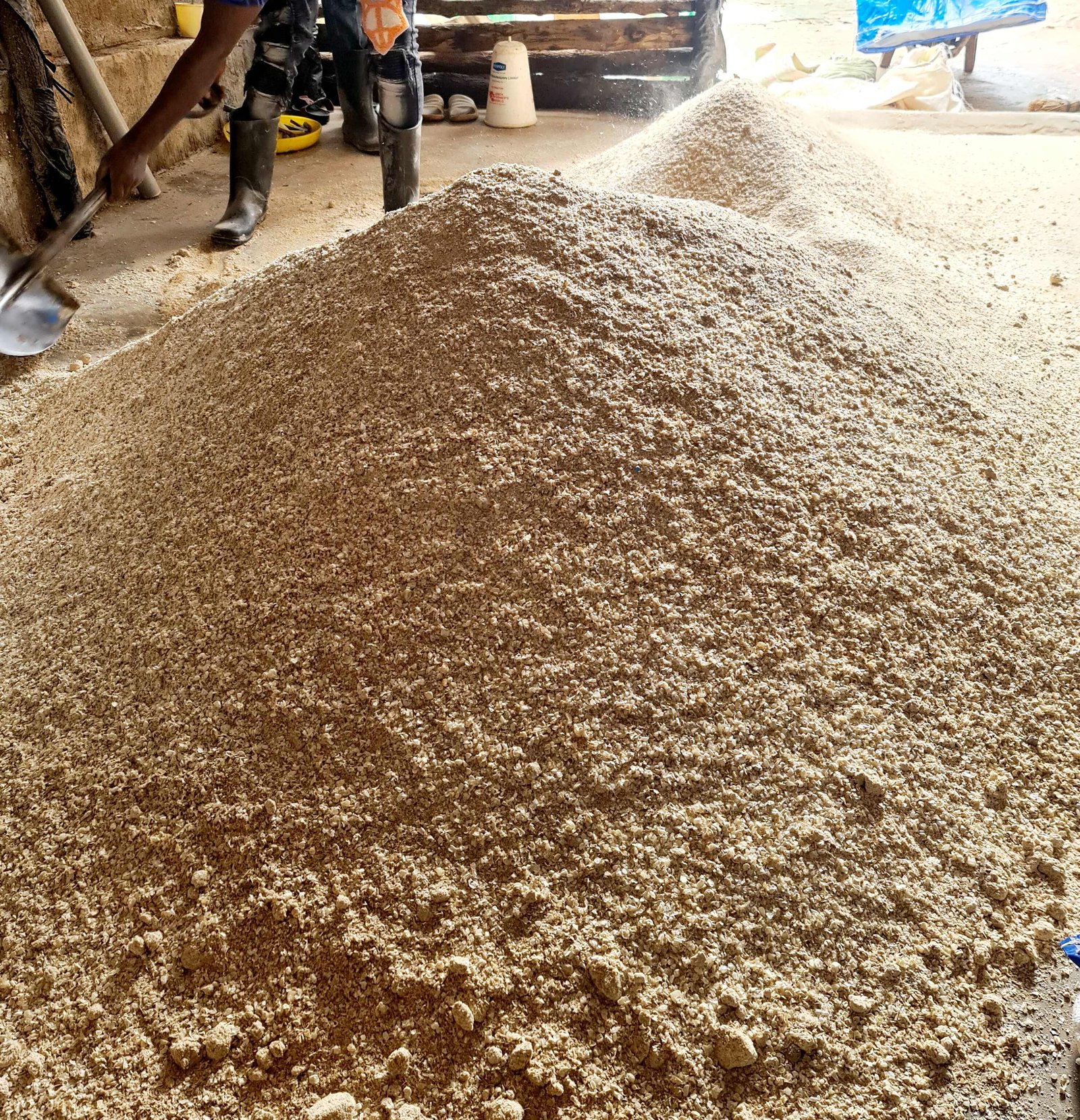 🪣 Feed Supply & Formulation